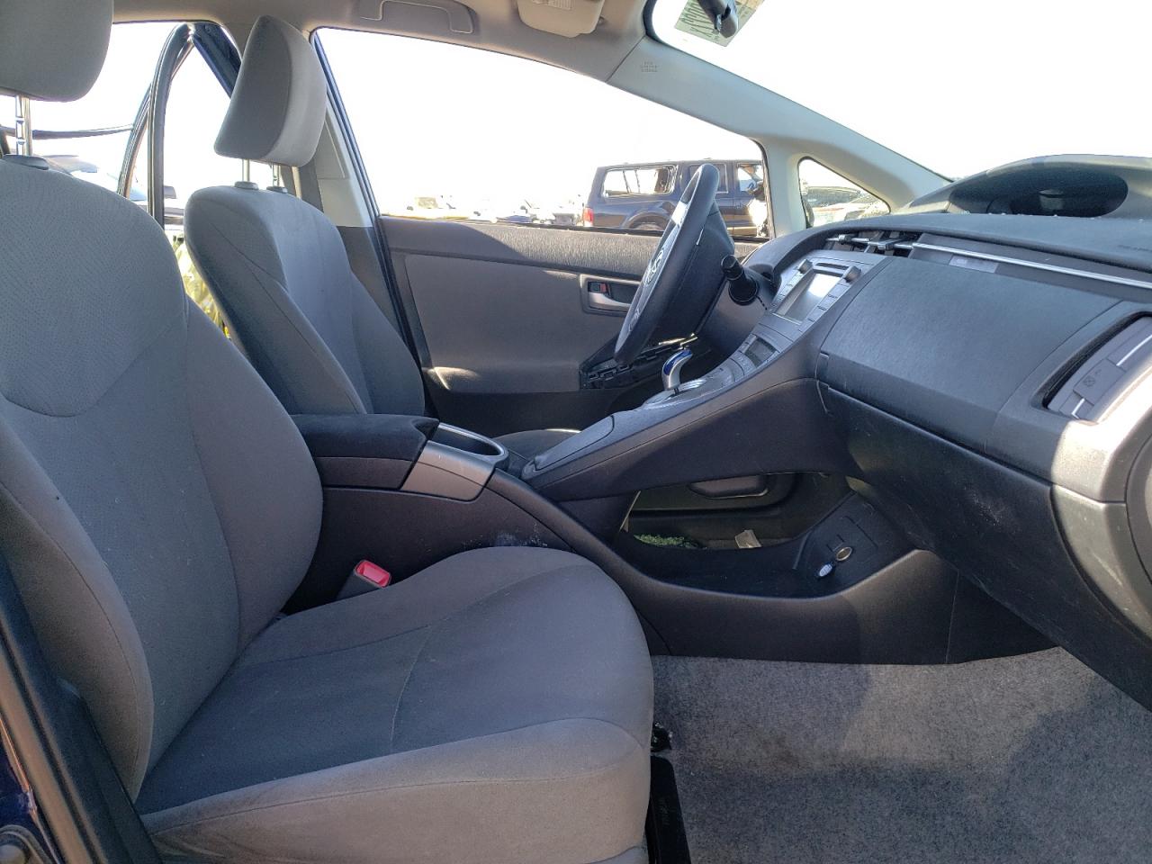 Photo 5 from auction – 2013 TOYOTA PRIUS with VIN JTDKN3DU6D1712795