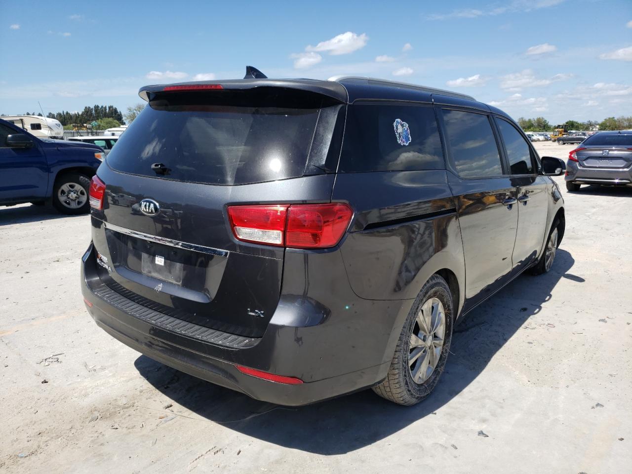 Photo 4 from auction – 2015 KIA SEDONA LX with VIN KNDMB5C15F6042537