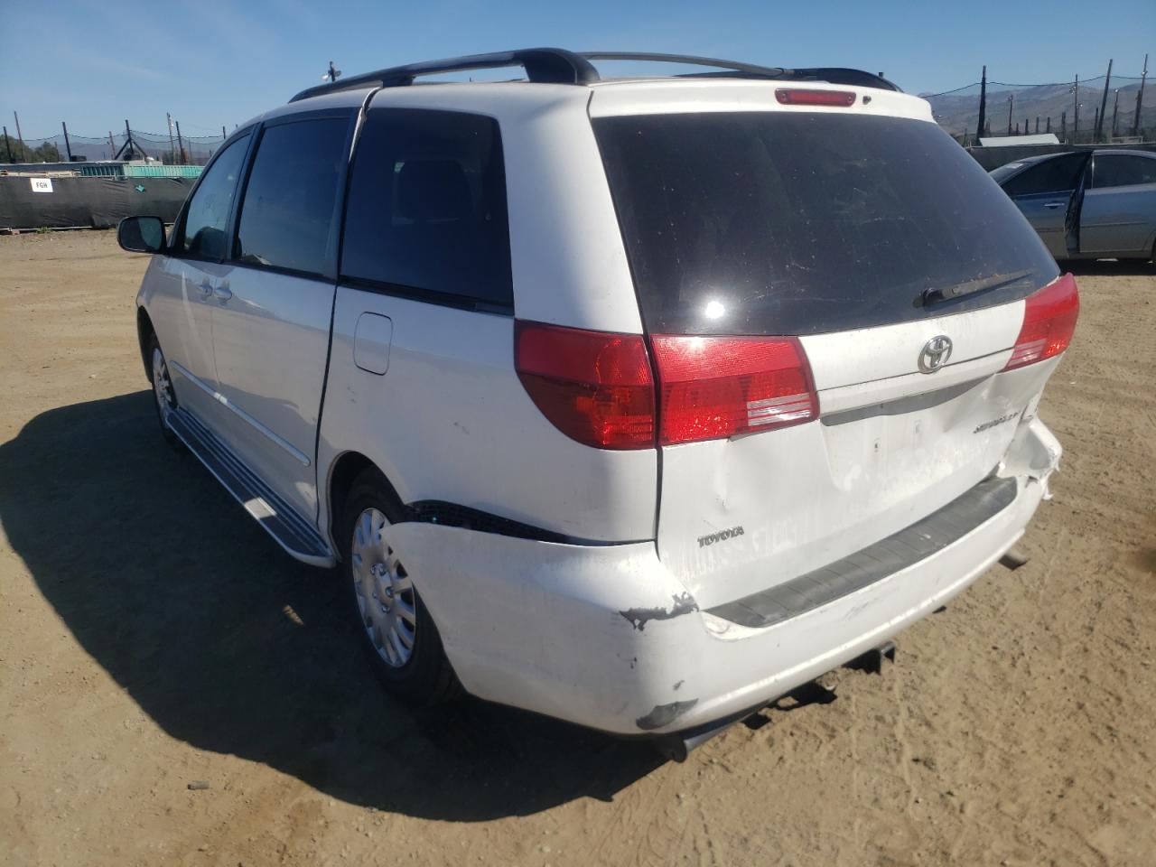 Photo 3 from auction – 2004 TOYOTA SIENNA CE with VIN 5TDZA23C04S030866