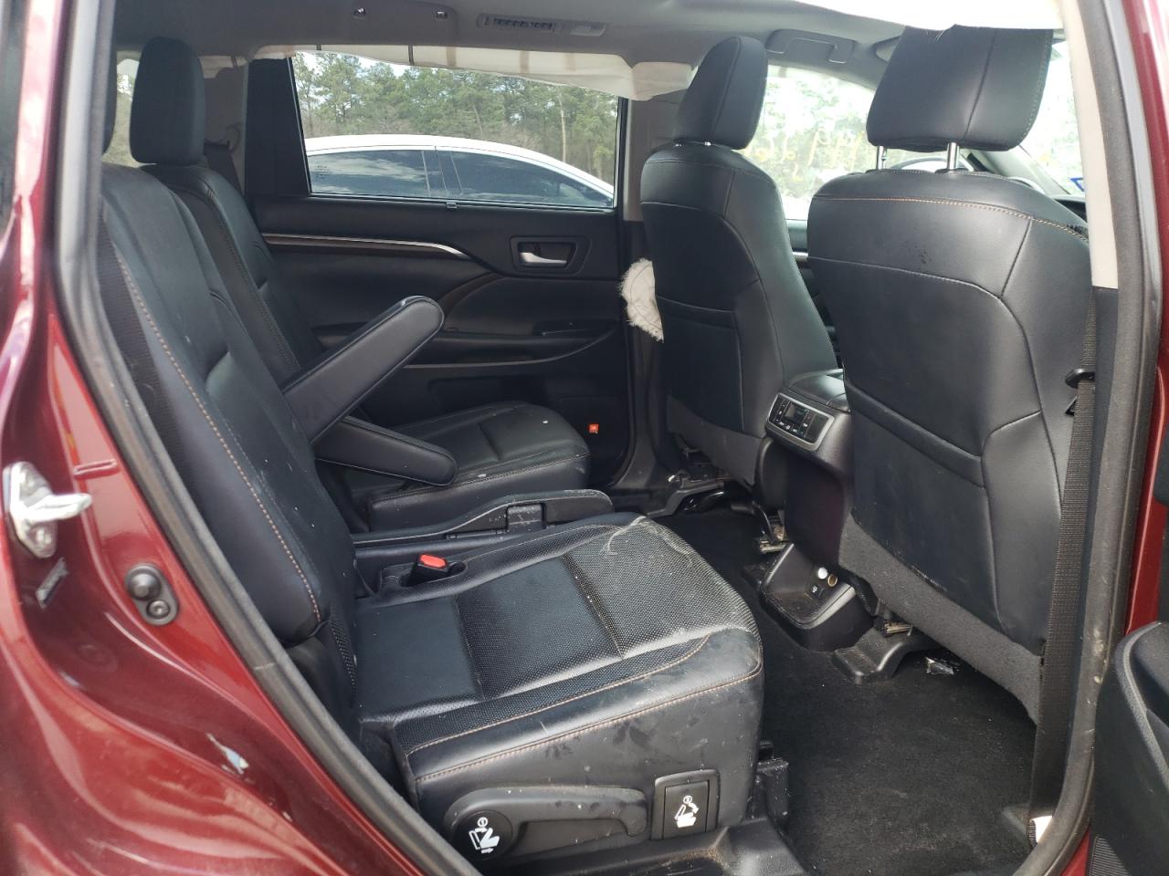 Photo 6 from auction – 2014 TOYOTA HIGHLANDER with VIN 5TDYKRFH0ES011311