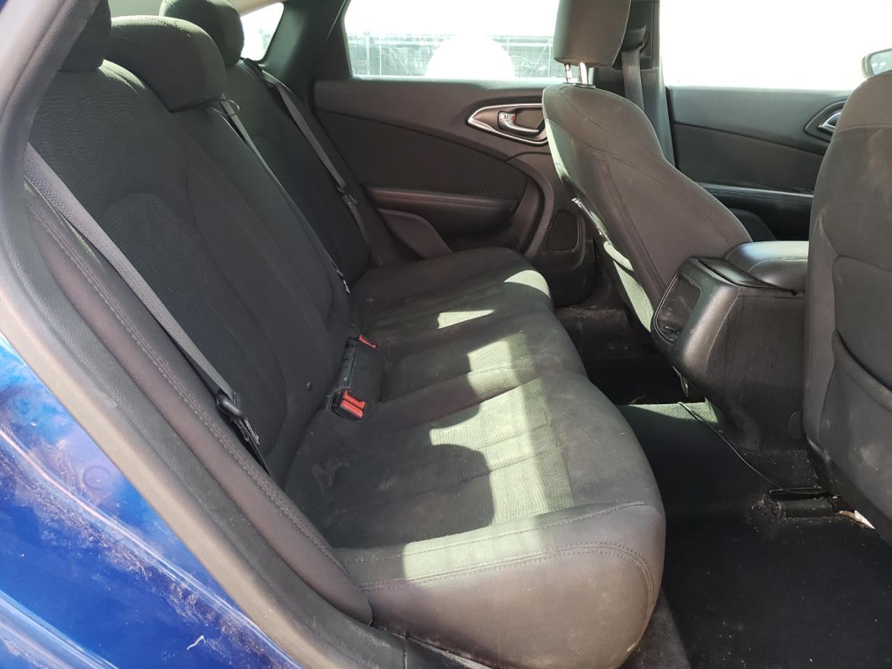 Photo 6 from auction – 2015 CHRYSLER 200 LIMITE with VIN 1C3CCCAB3FN749266
