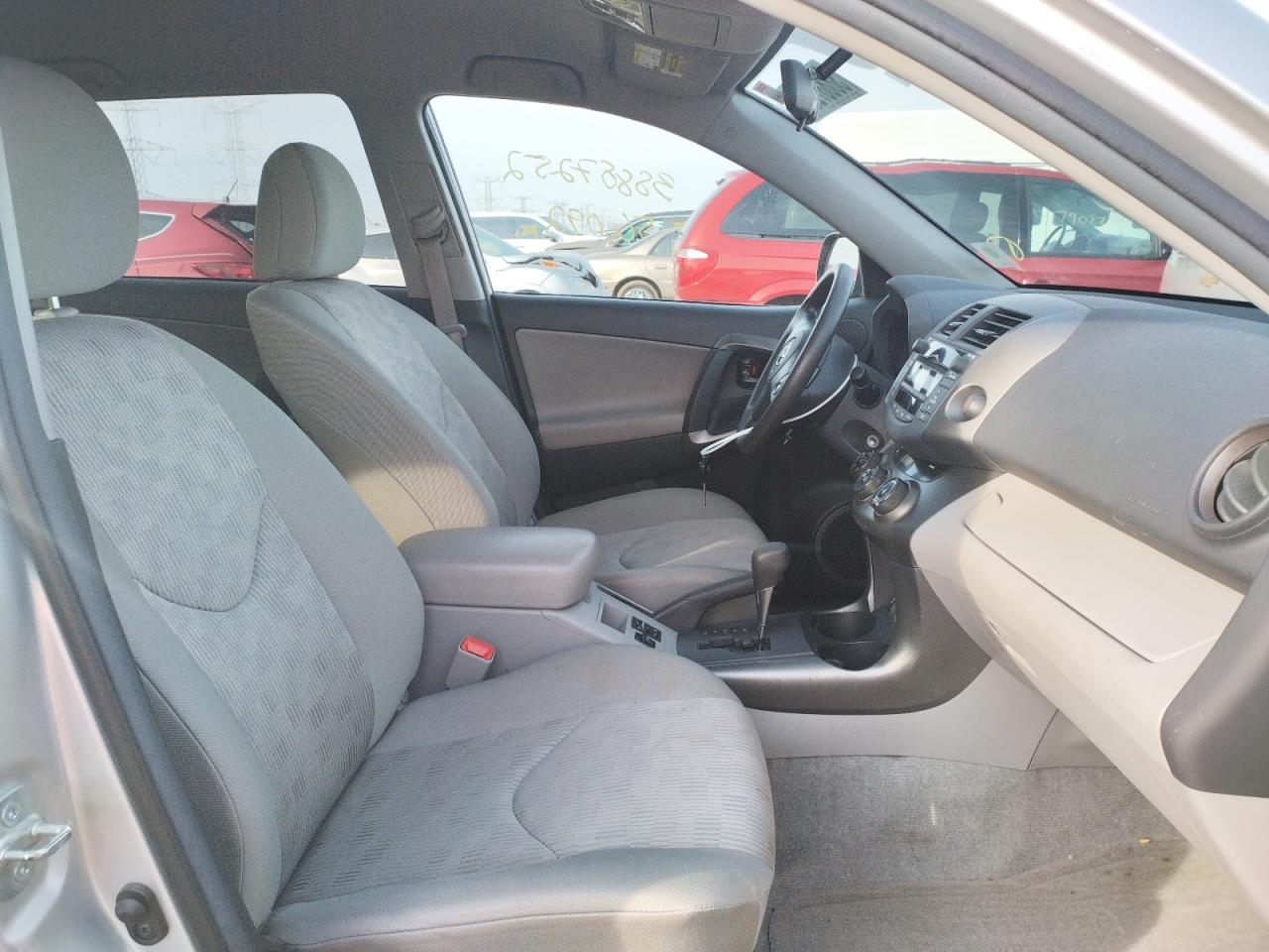 Photo 5 from auction – 2009 TOYOTA RAV4 with VIN 2T3ZF33V19W005599