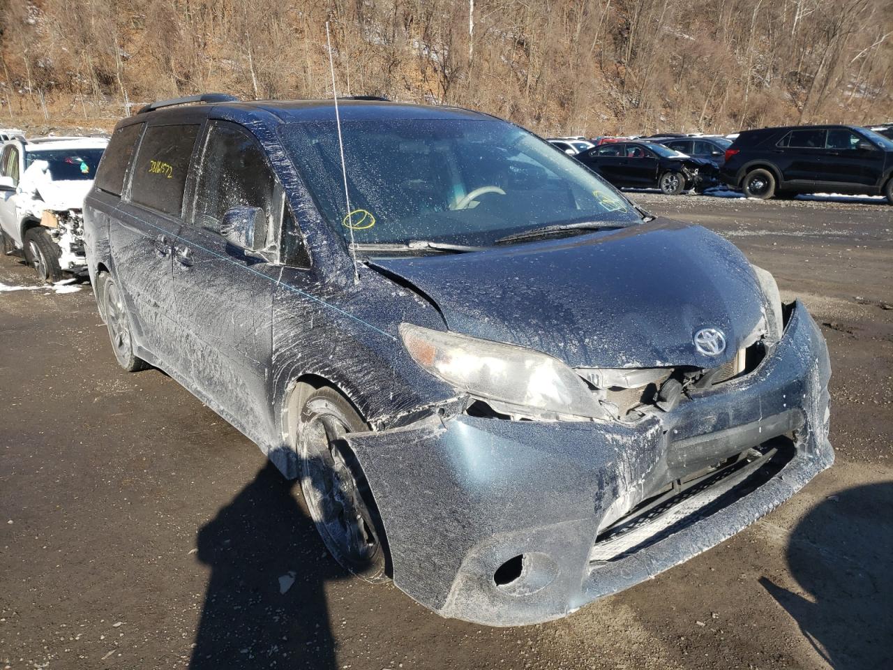 TOYOTA SIENNA SPO 2011 with VIN 5TDXK3DC4BS044971 - Photo from auction