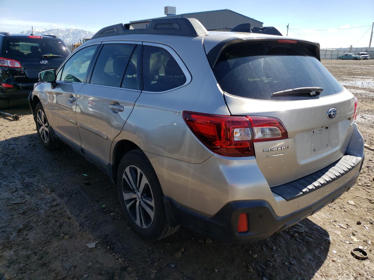 Photo 3 from auction – 2018 SUBARU OUTBACK 2. with VIN 4S4BSANCXJ3218664