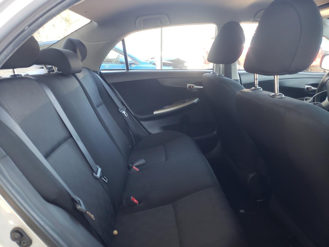 Photo 6 from auction – 2010 TOYOTA COROLLA with VIN 2T1BU4EE2AC448885