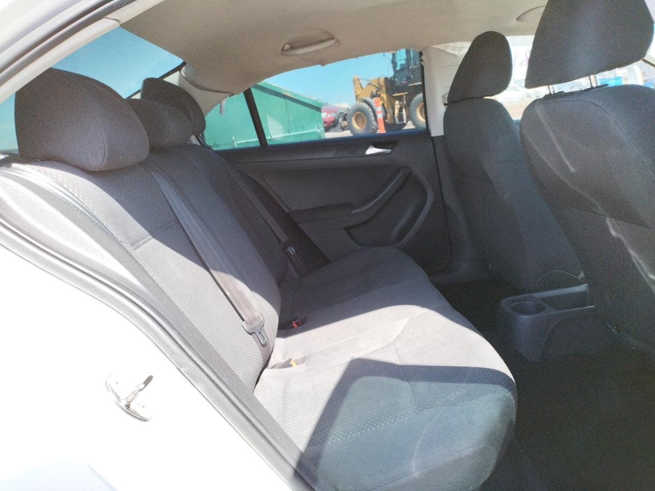 Photo 6 from auction – 2012 VOLKSWAGEN JETTA BASE with VIN 3VW2K7AJ4CM404159