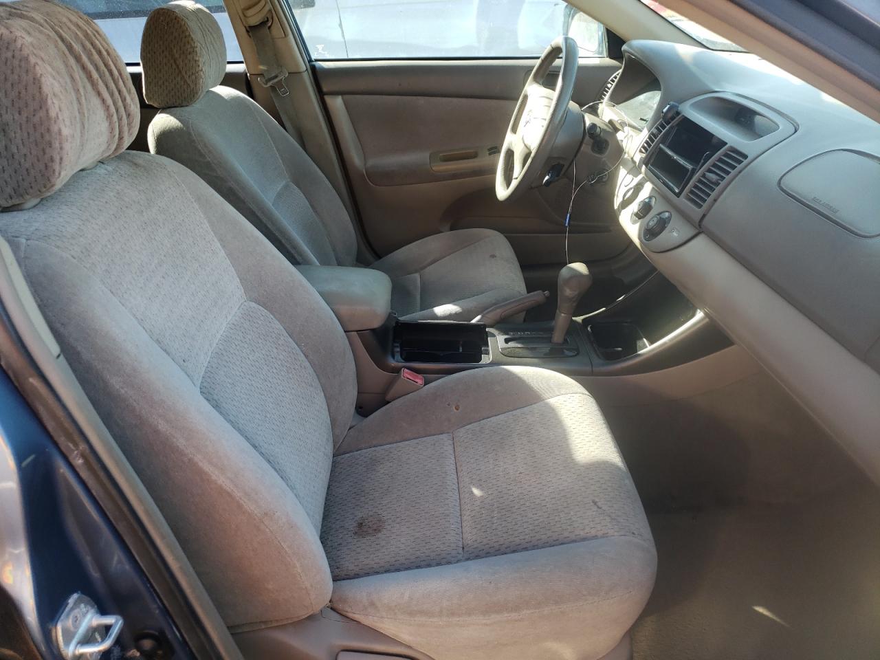 Photo 5 from auction – 2002 TOYOTA CAMRY LE with VIN 4T1BF32KX2U531401