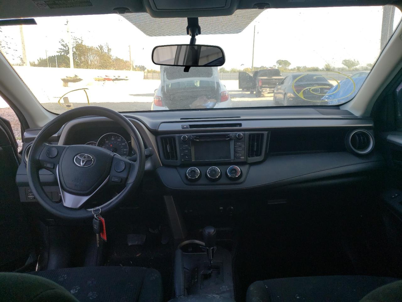 Photo 9 from auction – 2016 TOYOTA RAV4 LE with VIN 2T3ZFREV8GW275037