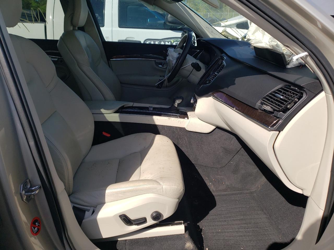 Photo 5 from auction – 2016 VOLVO XC90 T6 with VIN YV4A22PK4G1071740