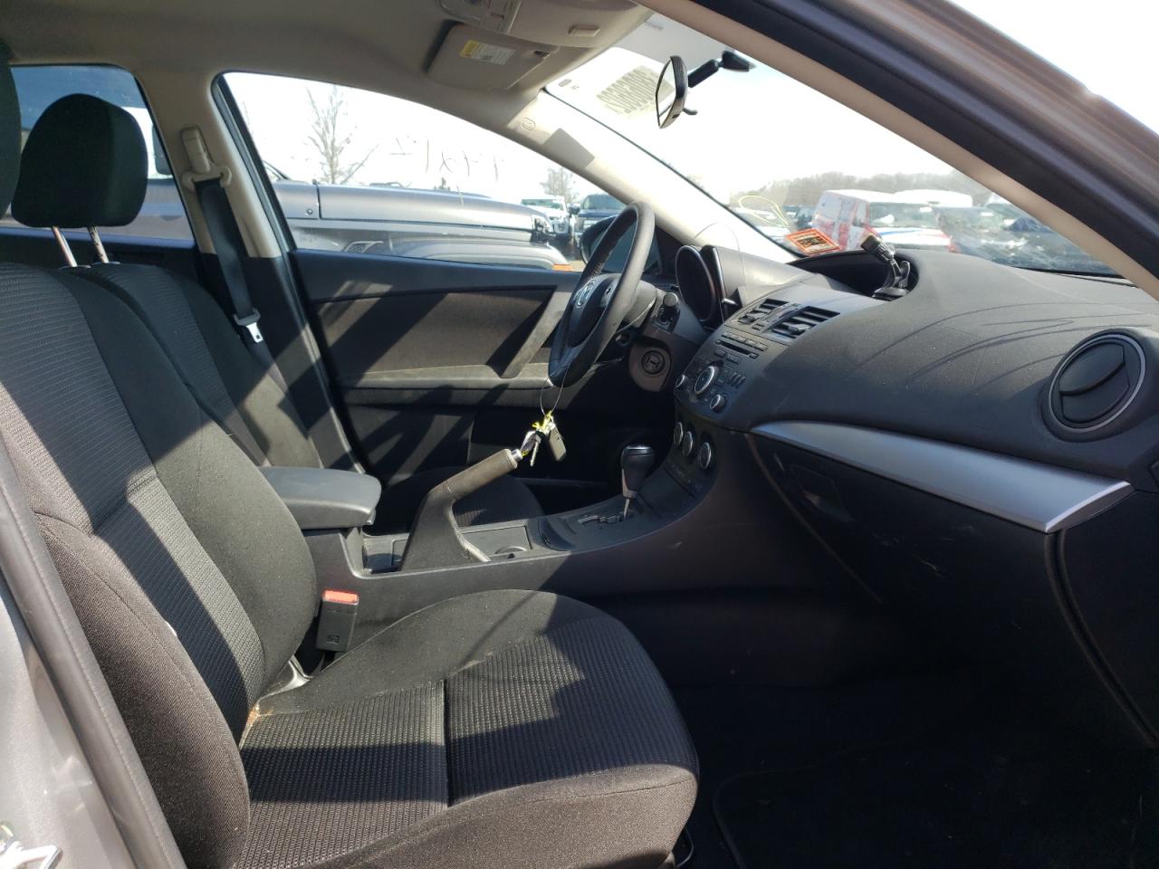 Photo 5 from auction – 2013 MAZDA 3 I with VIN JM1BL1LP0D1790981