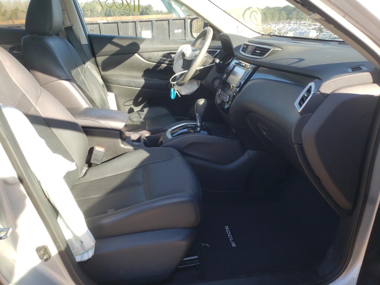 Photo 5 from auction – 2015 NISSAN ROGUE S with VIN 5N1AT2MT1FC756855