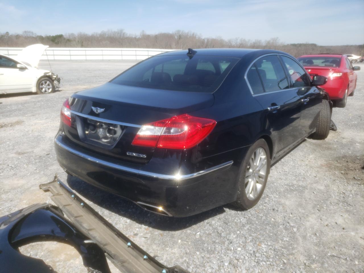 Photo 4 from auction – 2013 HYUNDAI GENESIS 3. with VIN KMHGC4DD6DU252260