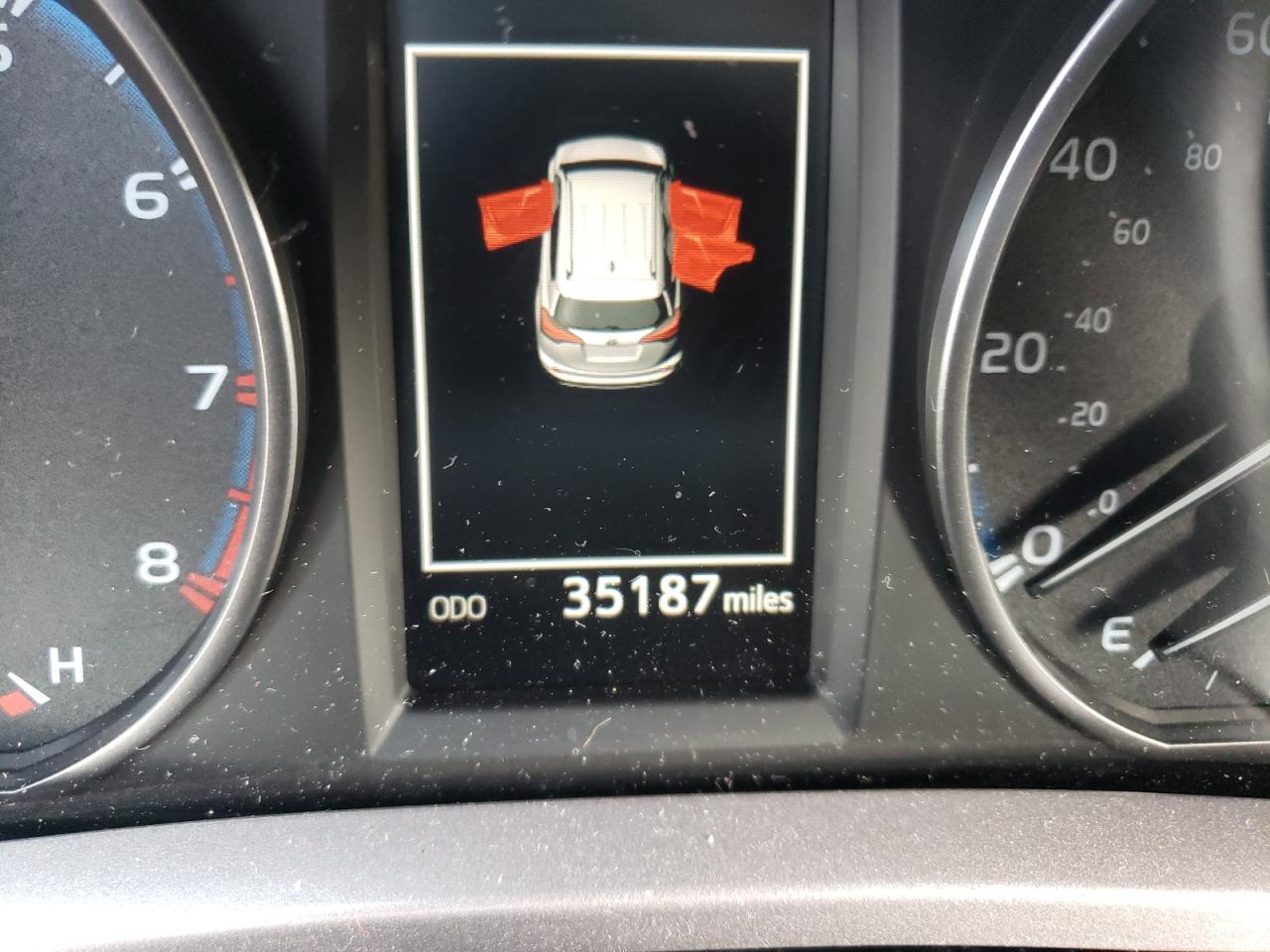 Photo 8 from auction – 2018 TOYOTA RAV4 ADVEN with VIN JTMRFREV3JJ182223