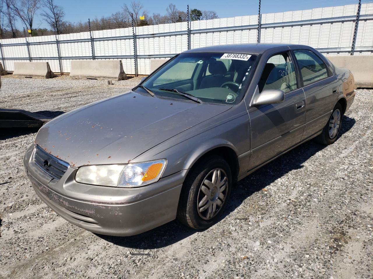 Photo 2 from auction – 2000 TOYOTA CAMRY CE with VIN 4T1BG22K4YU653543