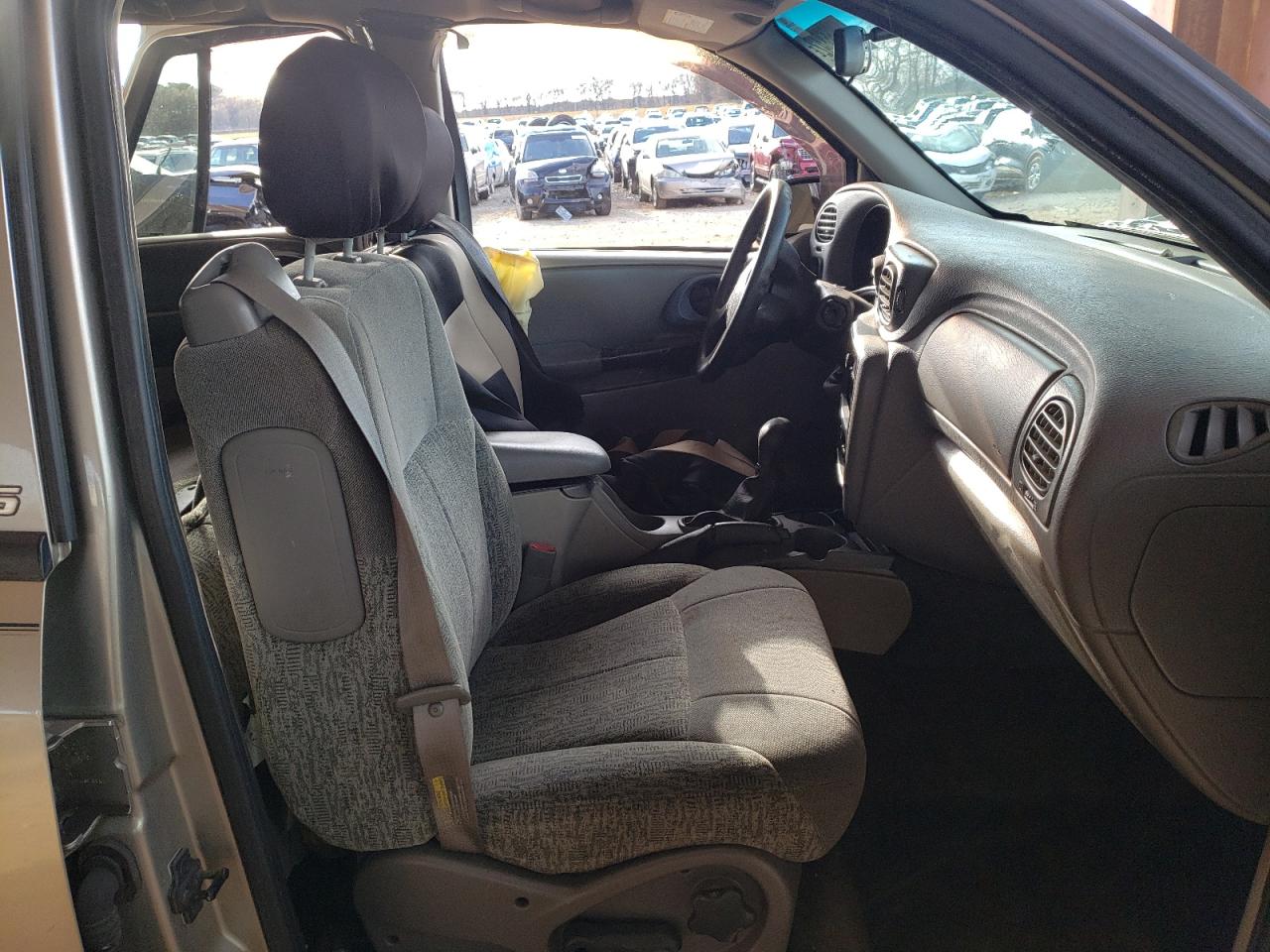 Photo 5 from auction – 2002 CHEVROLET TRAILBLAZE with VIN 1GNDS13S822378970
