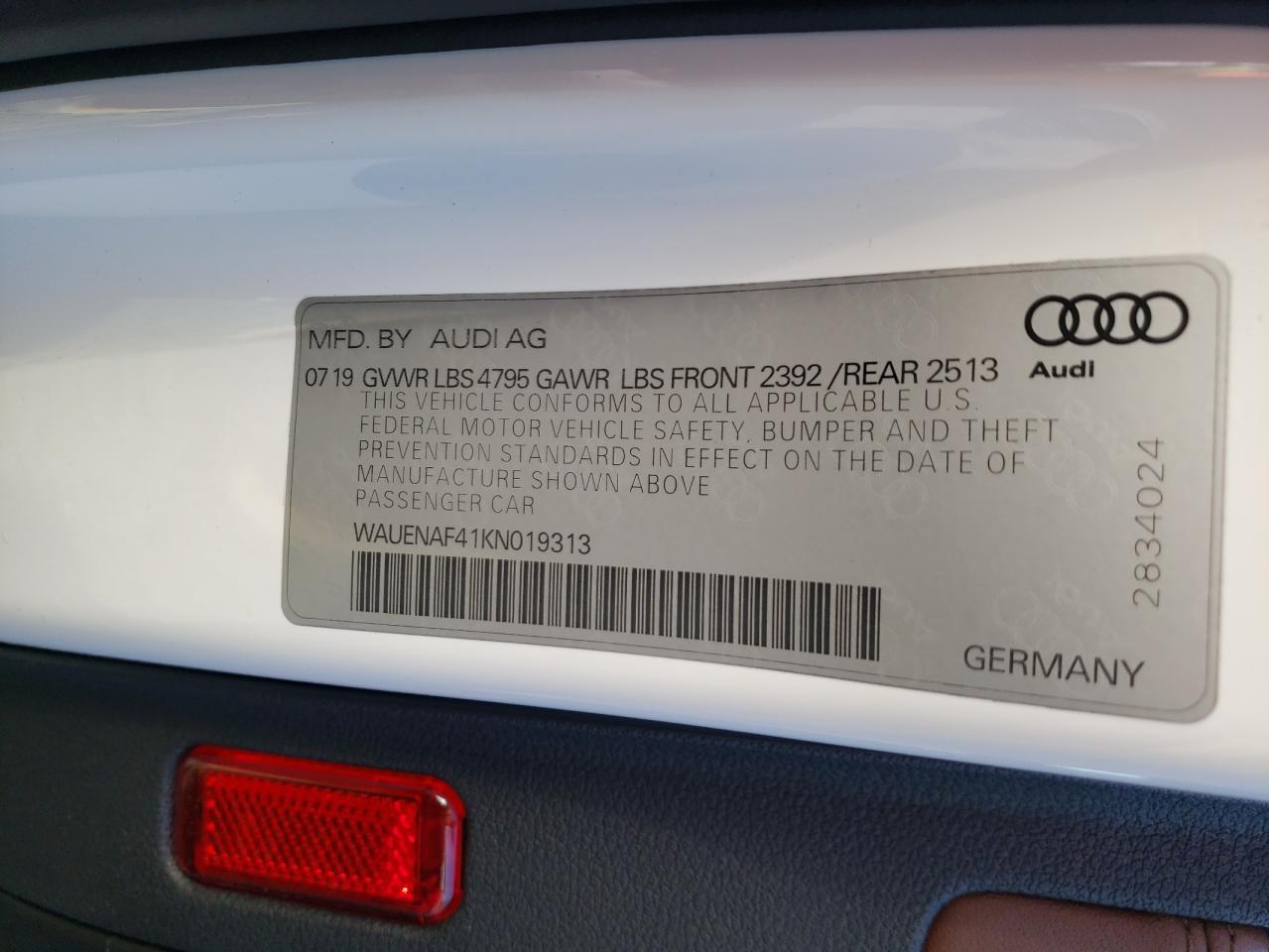 Photo 10 from auction – 2019 AUDI A4 PREMIUM with VIN WAUENAF41KN019313