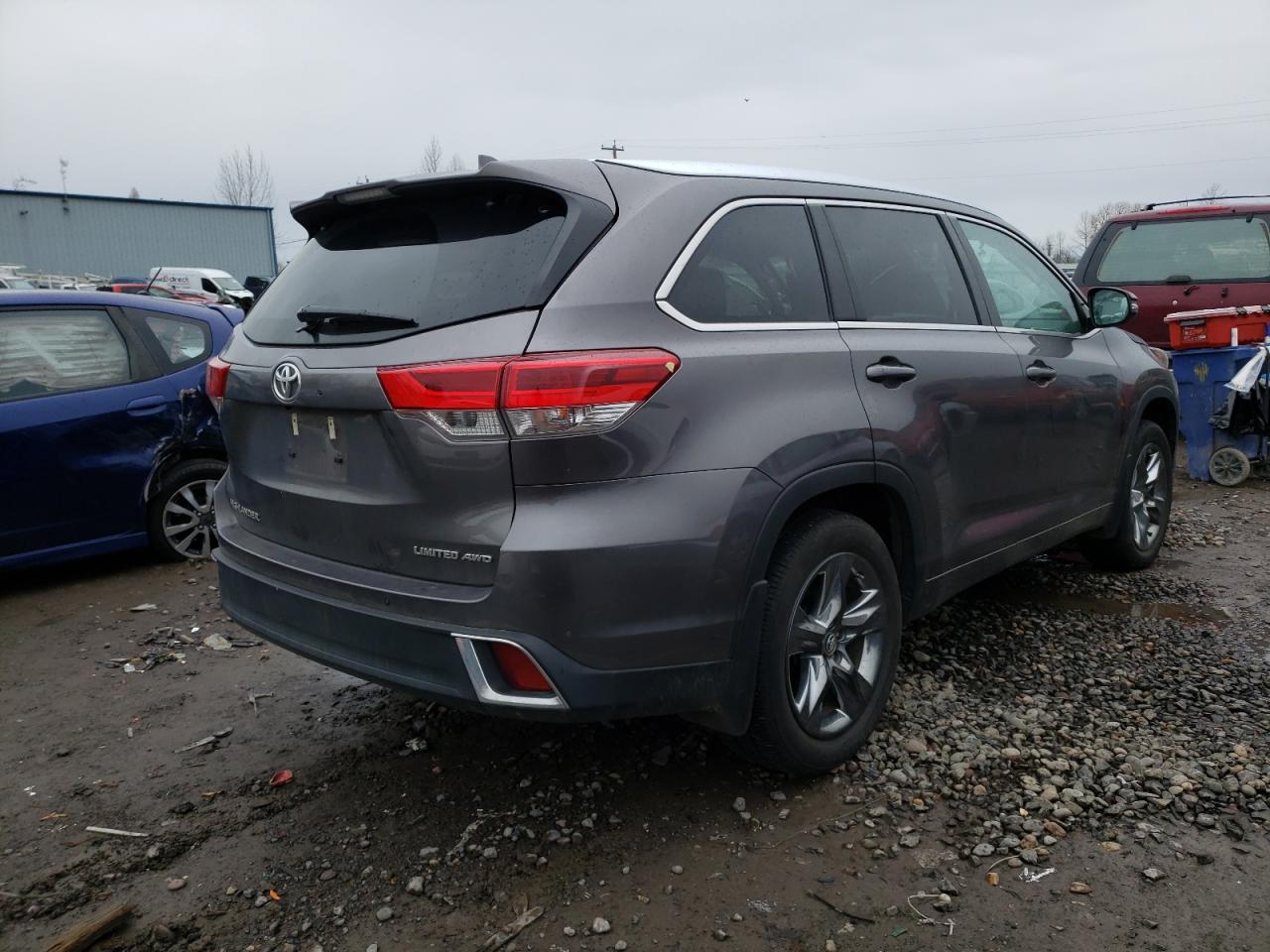 Photo 4 from auction – 2018 TOYOTA HIGHLANDER with VIN 5TDDZRFHXJS817760