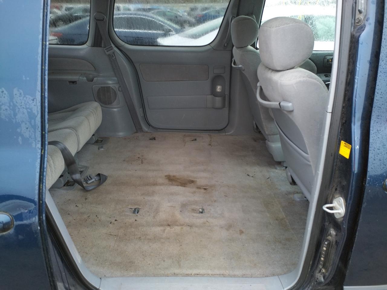 Photo 6 from auction – 2003 TOYOTA SIENNA CE with VIN 4T3ZF19C03U508476