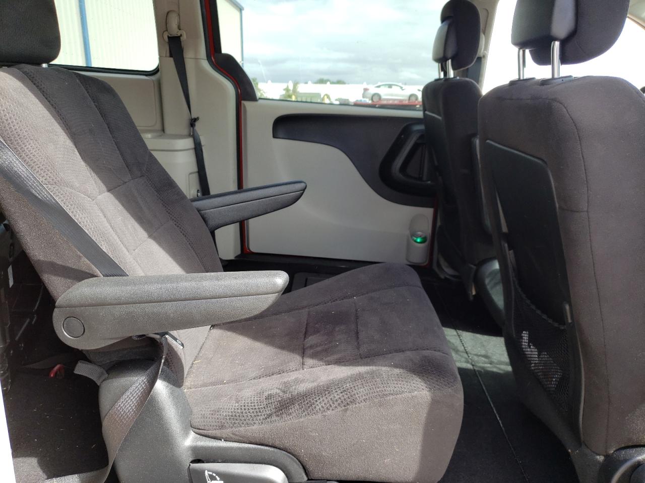 Photo 6 from auction – 2012 DODGE GRAND CARA with VIN 2C4RDGBG6CR398193