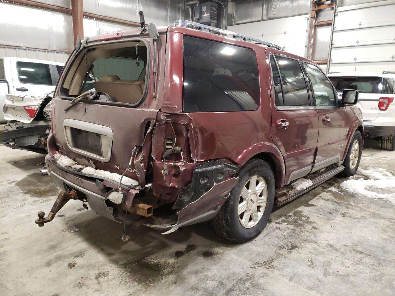 Photo 4 from auction – 2003 LINCOLN NAVIGATOR with VIN 5LMFU28RX3LJ09803