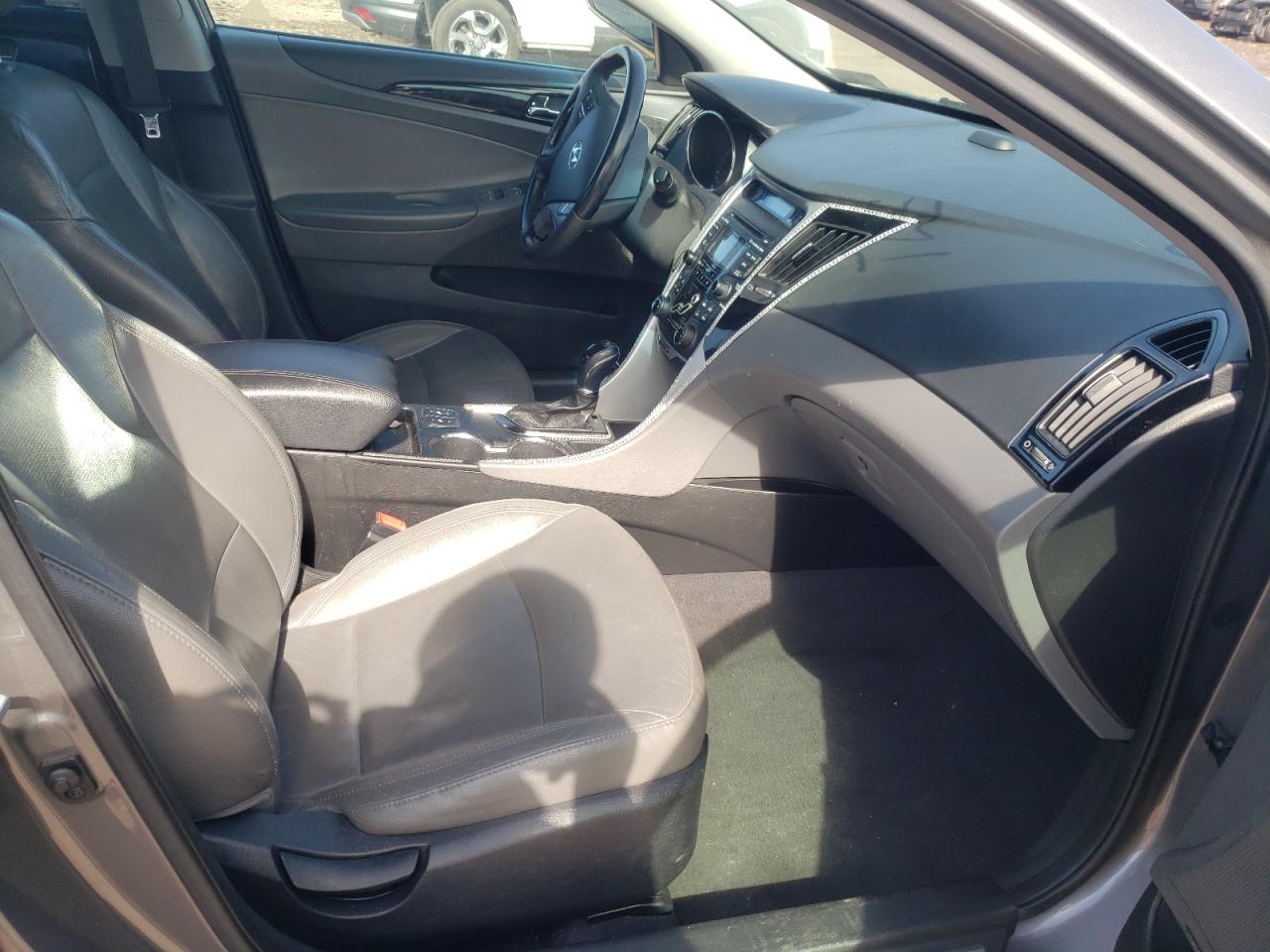 Photo 5 from auction – 2013 HYUNDAI SONATA with VIN 5NPEC4AC9DH519053