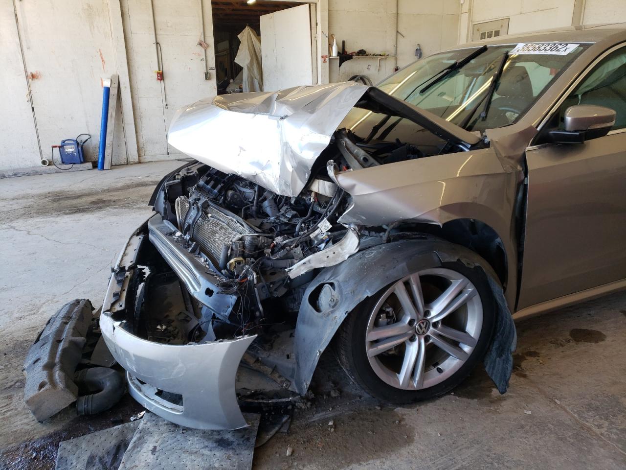 Photo 9 from auction – 2014 VOLKSWAGEN PASSAT SE with VIN 1VWBS7A37EC038820
