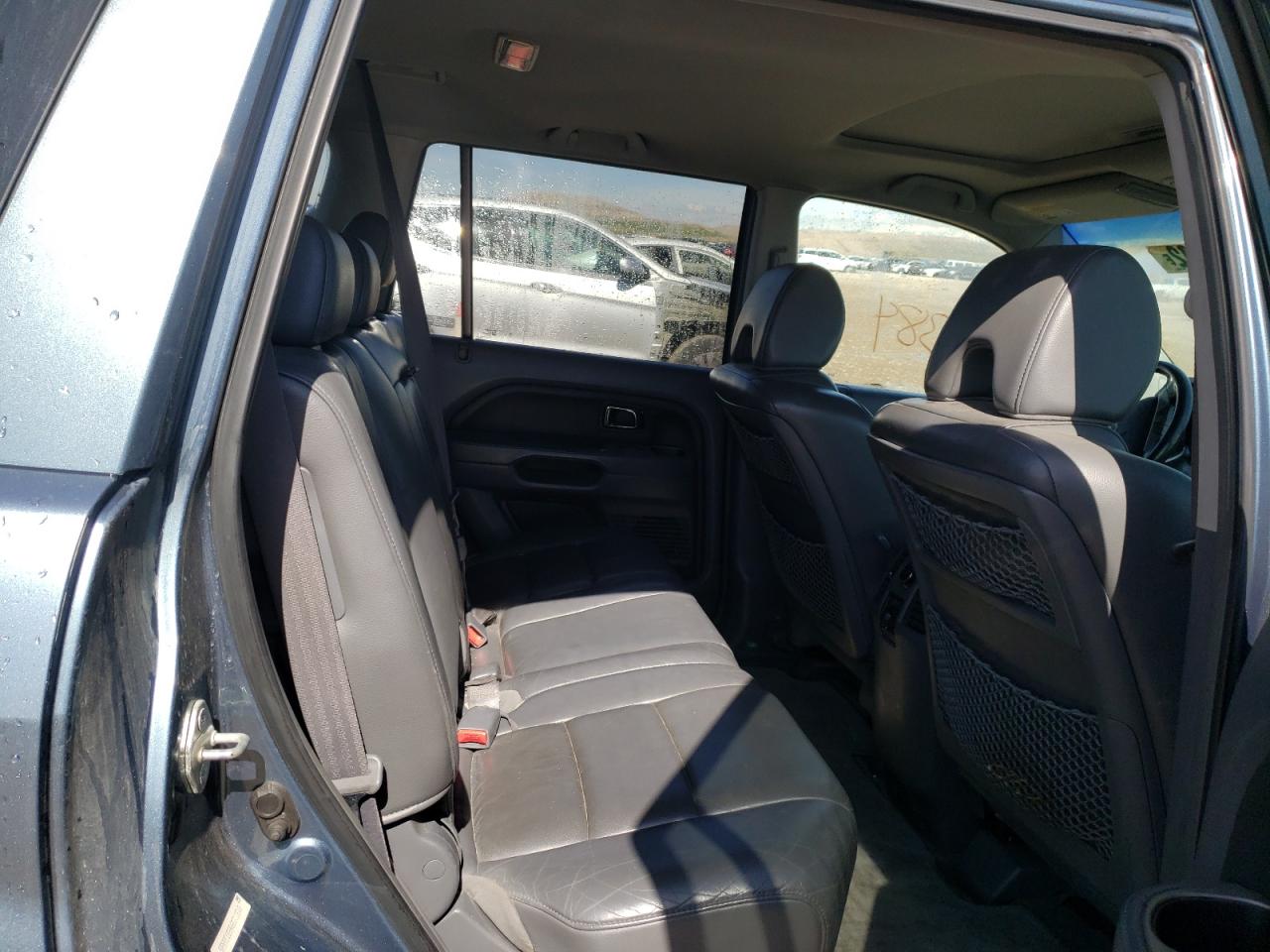Photo 6 from auction – 2006 HONDA PILOT EX with VIN 5FNYF18546B011813