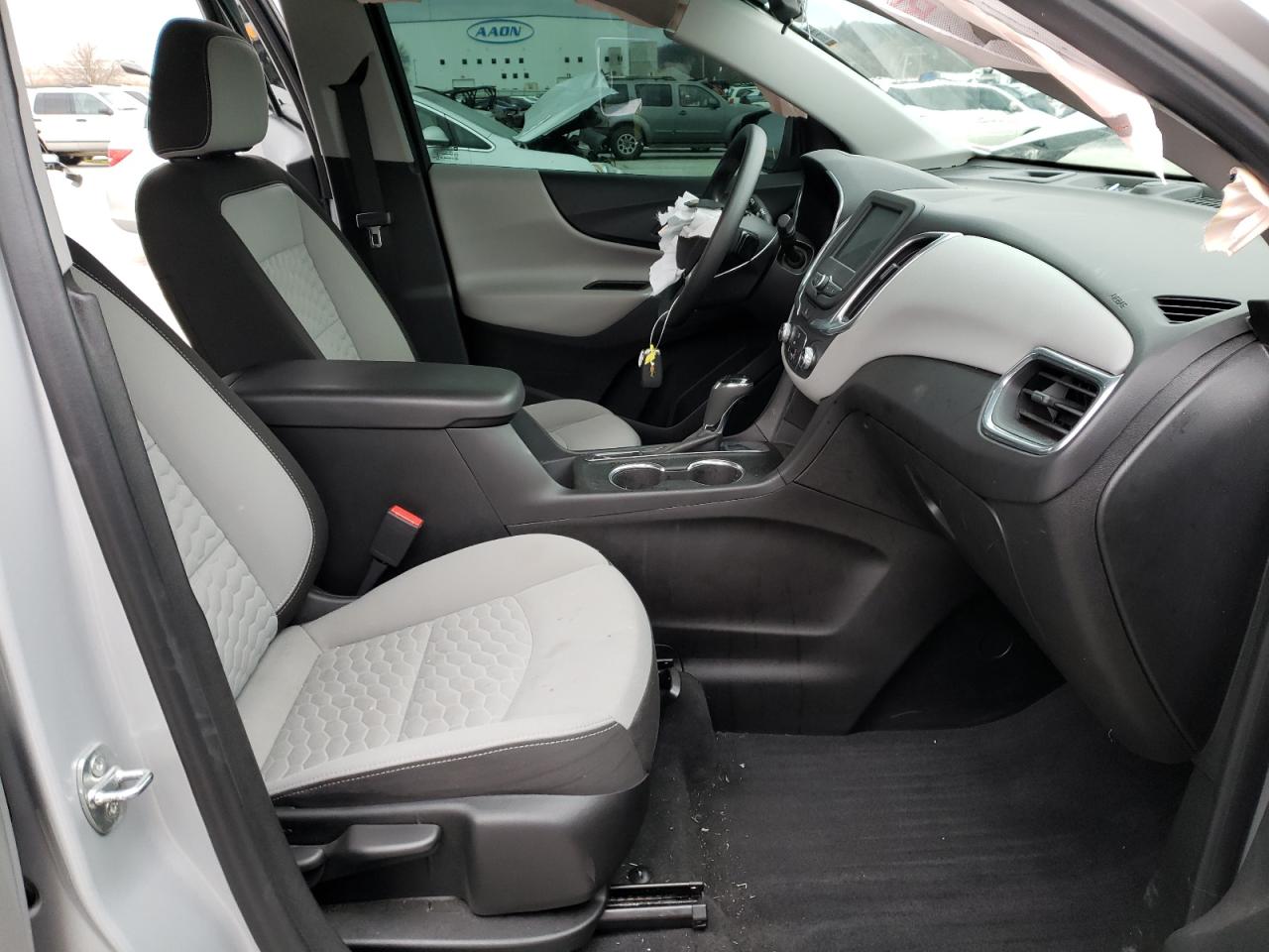 Photo 5 from auction – 2020 CHEVROLET EQUINOX LS with VIN 2GNAXHEV2L6239670