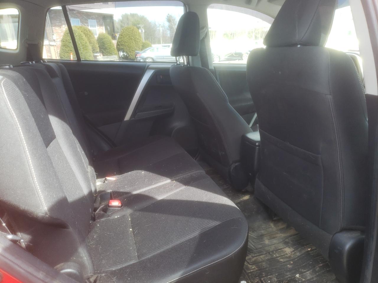 Photo 6 from auction – 2013 TOYOTA RAV4 XLE with VIN JTMRFREV1DD023350