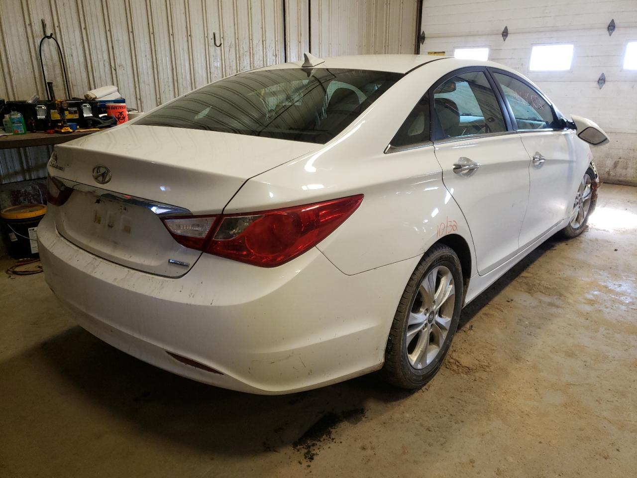 Photo 4 from auction – 2011 HYUNDAI SONATA SE with VIN 5NPEC4AC5BH005813