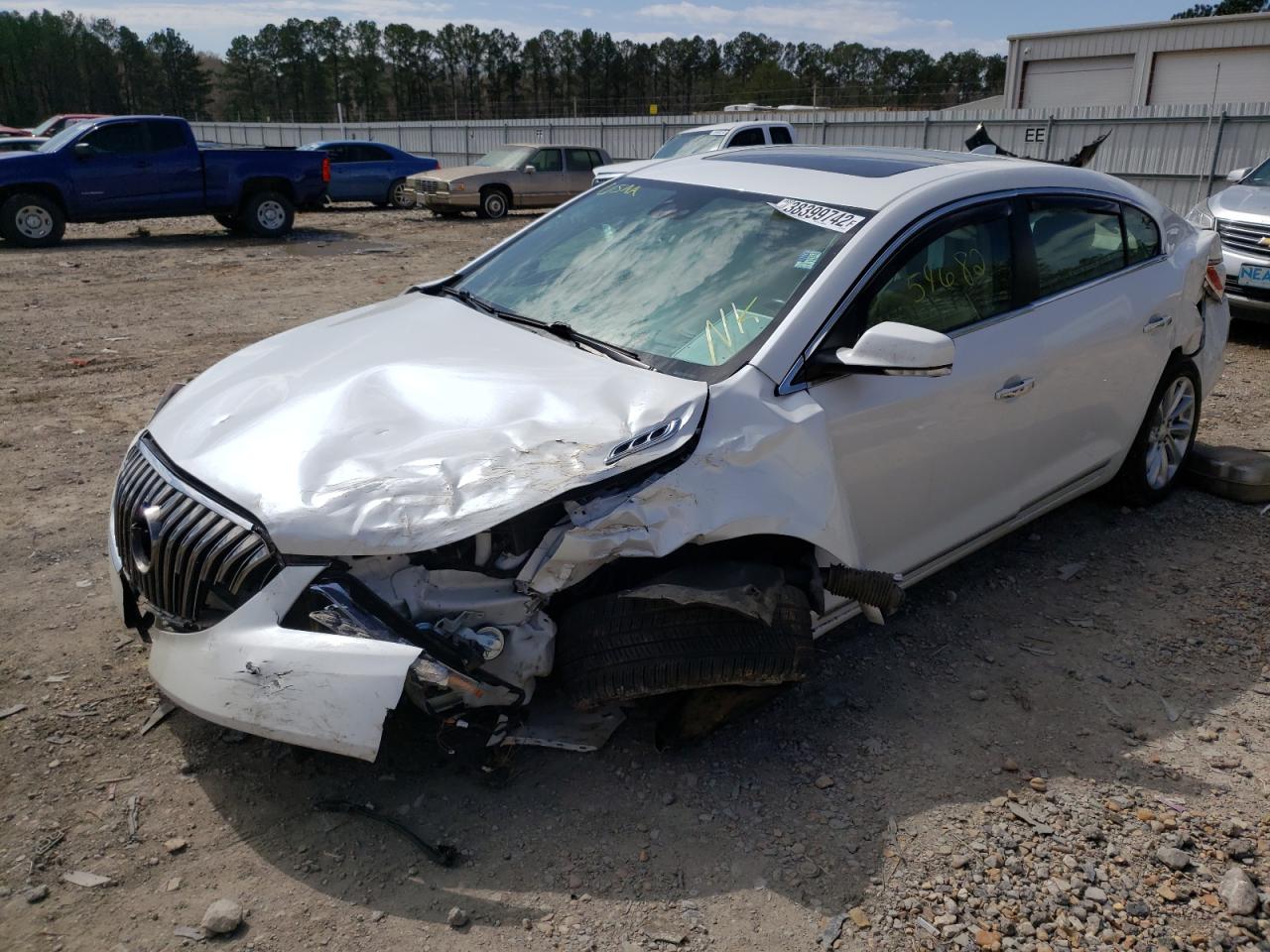 Photo 2 from auction – 2016 BUICK LACROSSE with VIN 1G4GB5G37GF257682