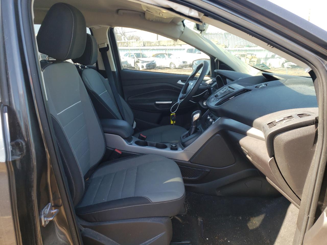 Photo 5 from auction – 2015 FORD ESCAPE SE with VIN 1FMCU0G77FUB87481