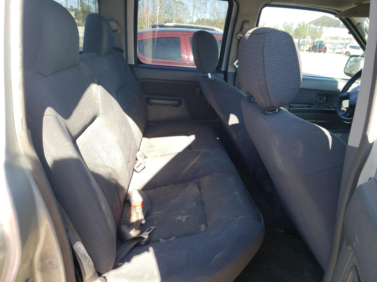Photo 6 from auction – 2002 NISSAN FRONTIER C with VIN 1N6ED27T02C362012