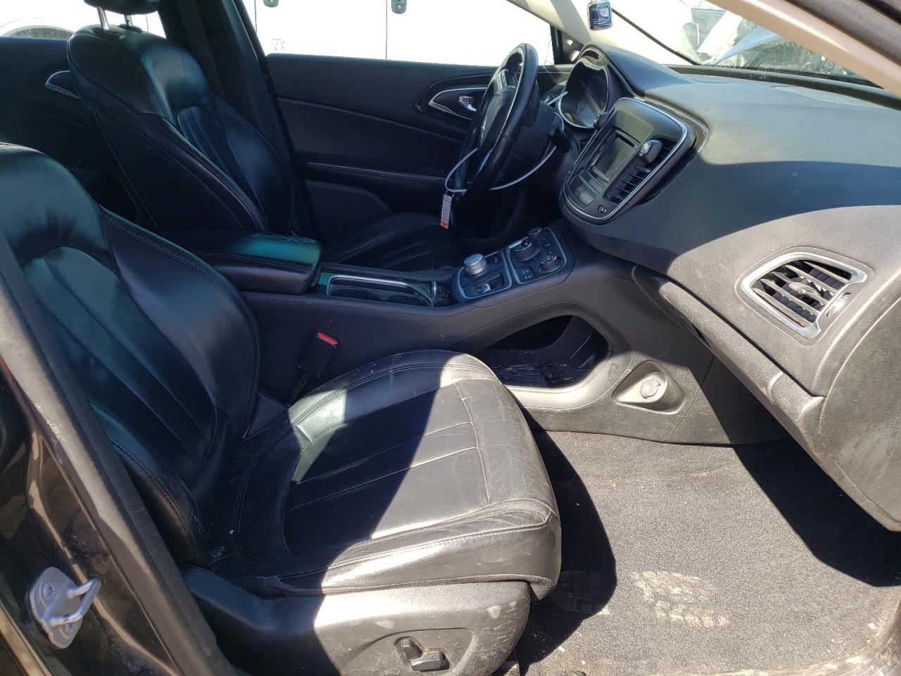 Photo 5 from auction – 2015 CHRYSLER 200 C with VIN 1C3CCCCB8FN539484