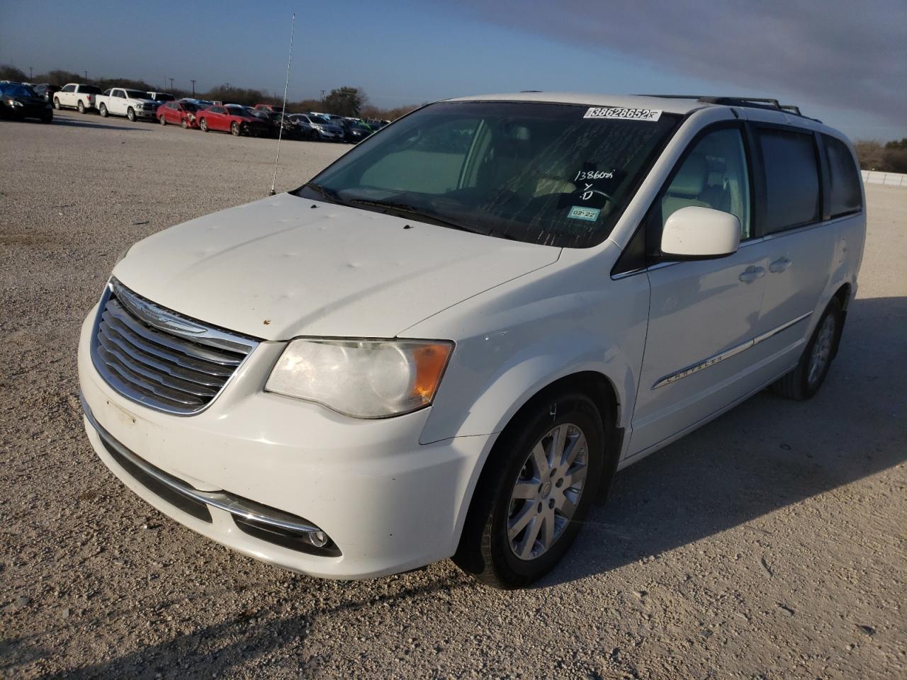 Photo 2 from auction – 2013 CHRYSLER TOWN & COU with VIN 2C4RC1BG6DR709333