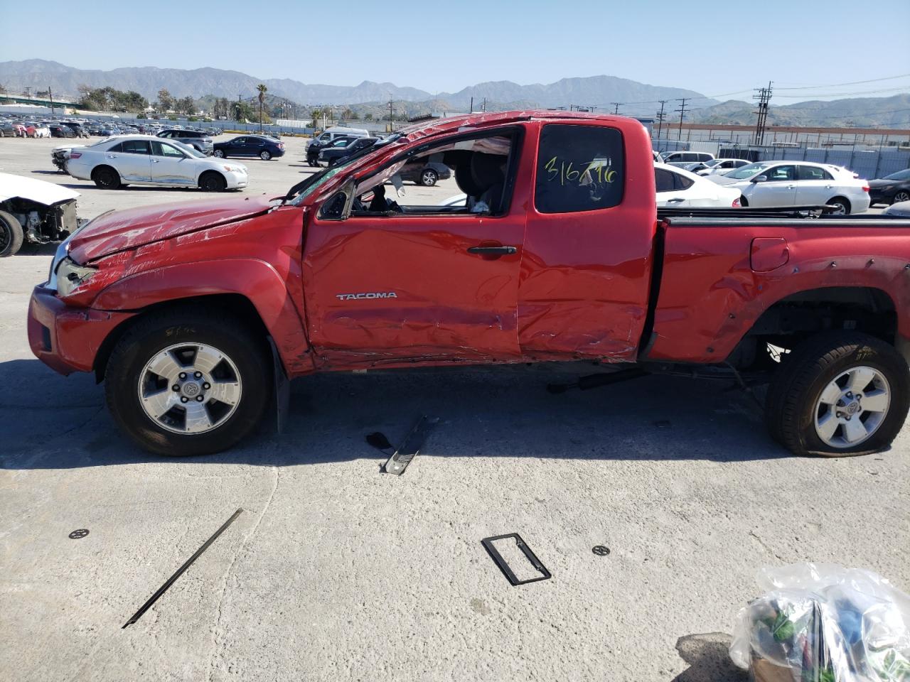Photo 9 from auction – 2012 TOYOTA TACOMA PRE with VIN 5TFTX4GN5CX007040