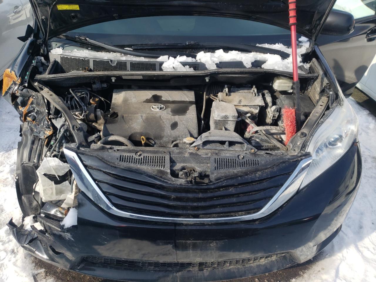Photo 7 from auction – 2015 TOYOTA SIENNA LE with VIN 5TDKK3DC7FS573668