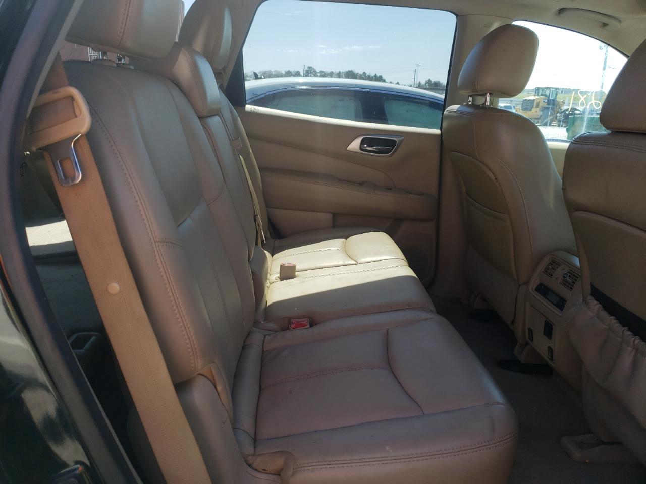 Photo 6 from auction – 2014 NISSAN PATHFINDER with VIN 5N1AR2MN0EC630419