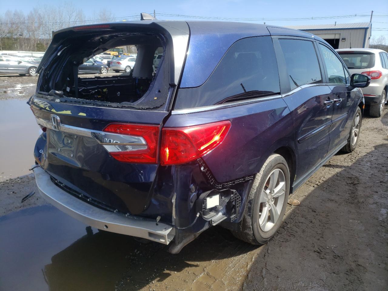 Photo 4 from auction – 2018 HONDA ODYSSEY with VIN 5FNRL6H75JB050849