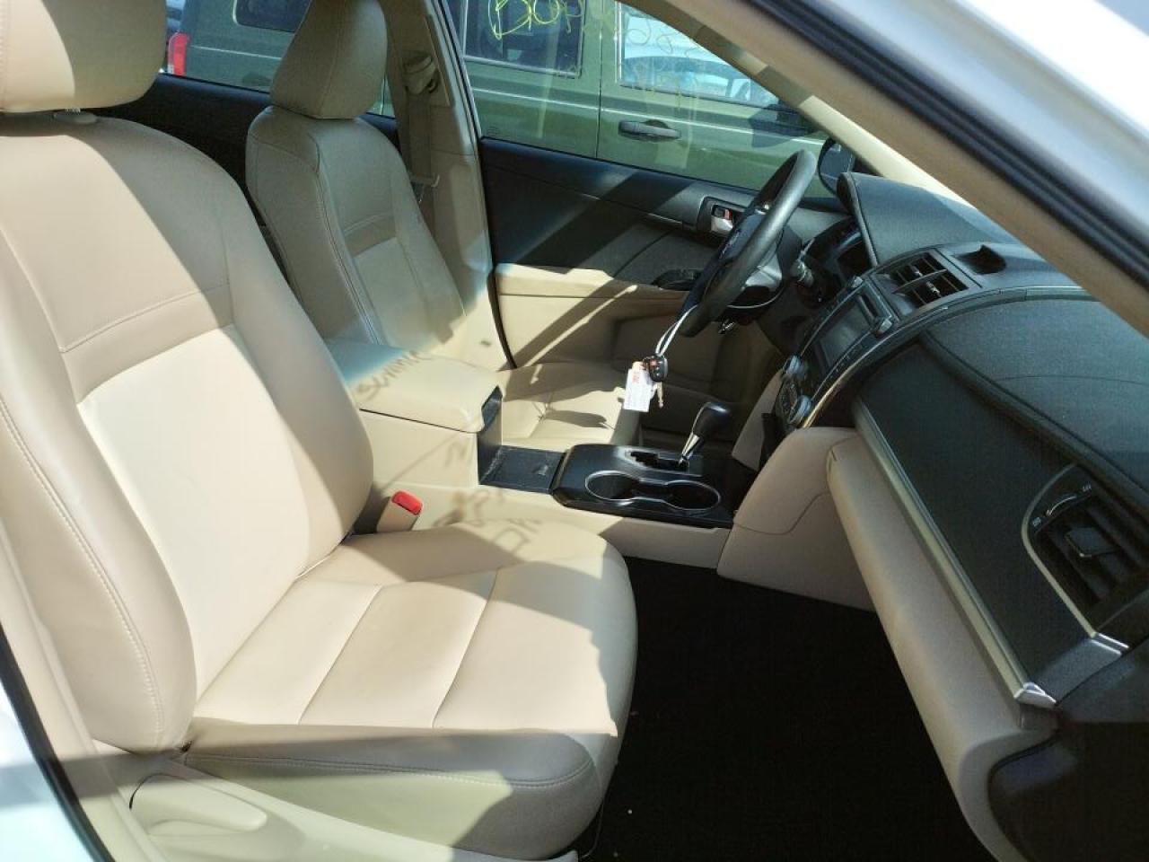 Photo 5 from auction – 2014 TOYOTA CAMRY L with VIN 4T4BF1FK0ER352650