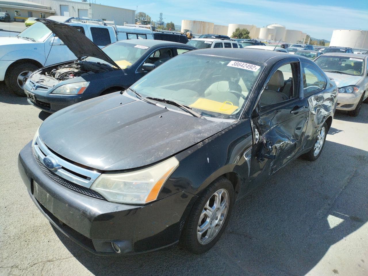 Photo 2 from auction – 2008 FORD FOCUS SE with VIN 1FAHP33NX8W141518