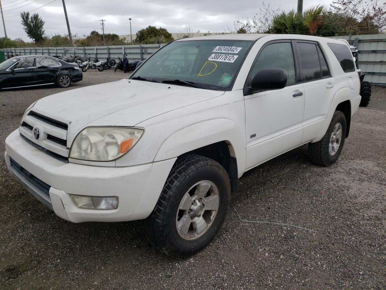 Photo 2 from auction – 2004 TOYOTA 4RUNNER SR with VIN JTEZU14R840024946