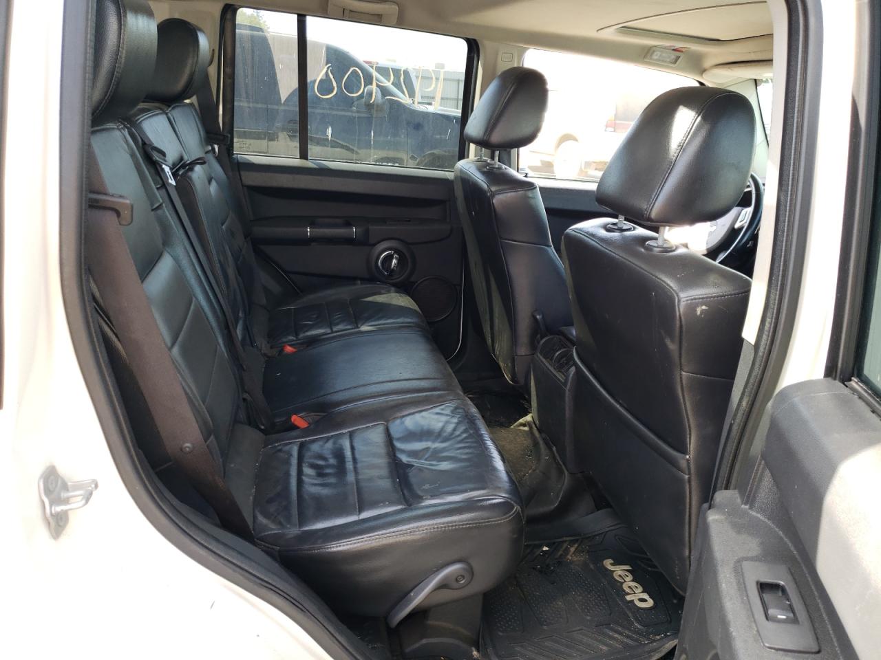 Photo 6 from auction – 2010 JEEP COMMANDER with VIN 1J4RH4GT7AC137406
