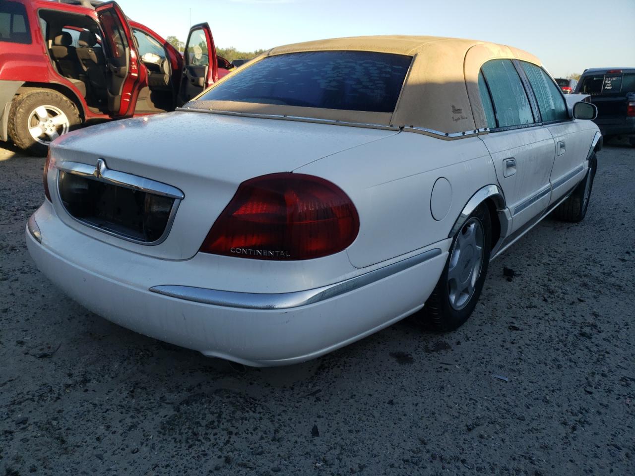 Photo 4 from auction – 2000 LINCOLN CONTINENTA with VIN 1LNHM97V3YY839730