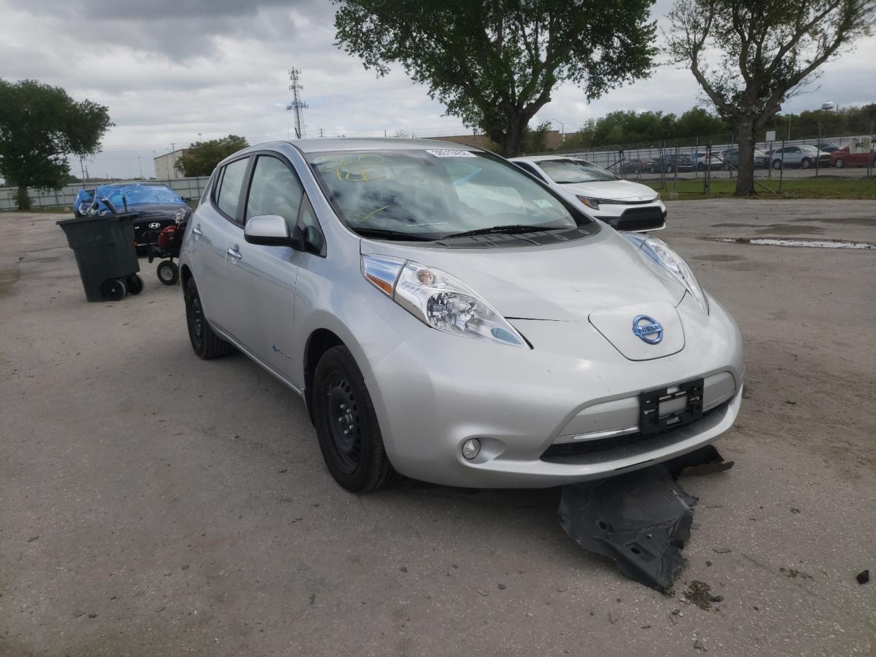 NISSAN LEAF S 2015 with VIN 1N4AZ0CP1FC303255 - Photo from auction