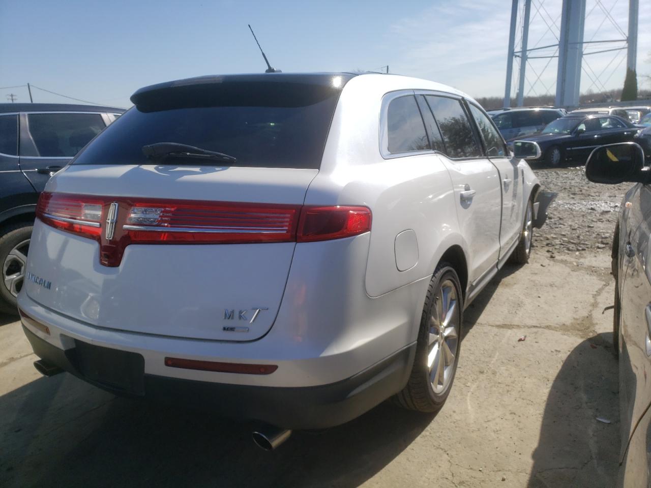 Photo 4 from auction – 2012 LINCOLN MKT with VIN 2LMHJ5AT3CBL50960