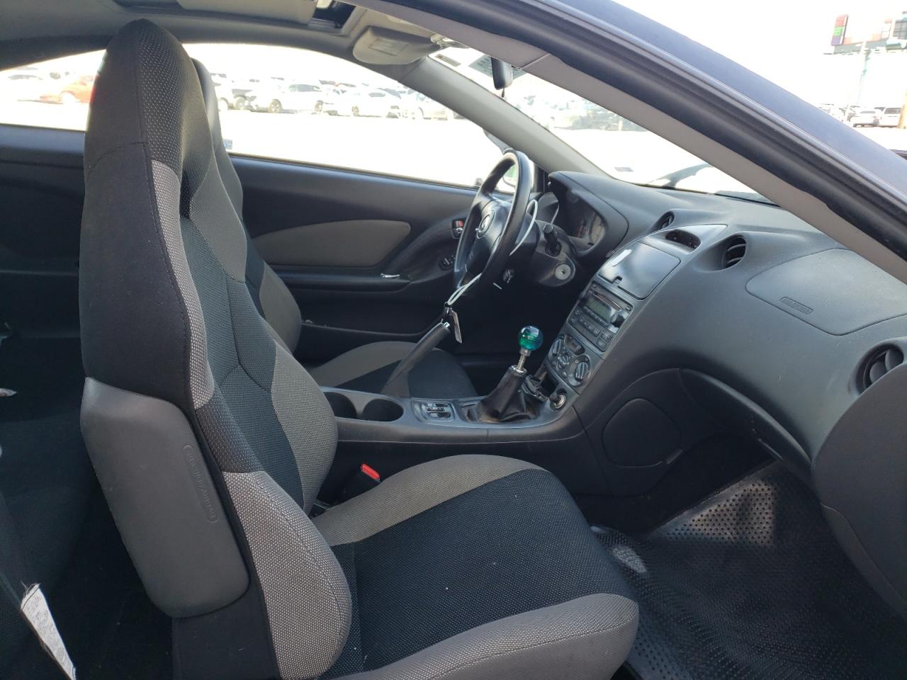 Photo 5 from auction – 2005 TOYOTA CELICA GT with VIN JTDDR38T350183408