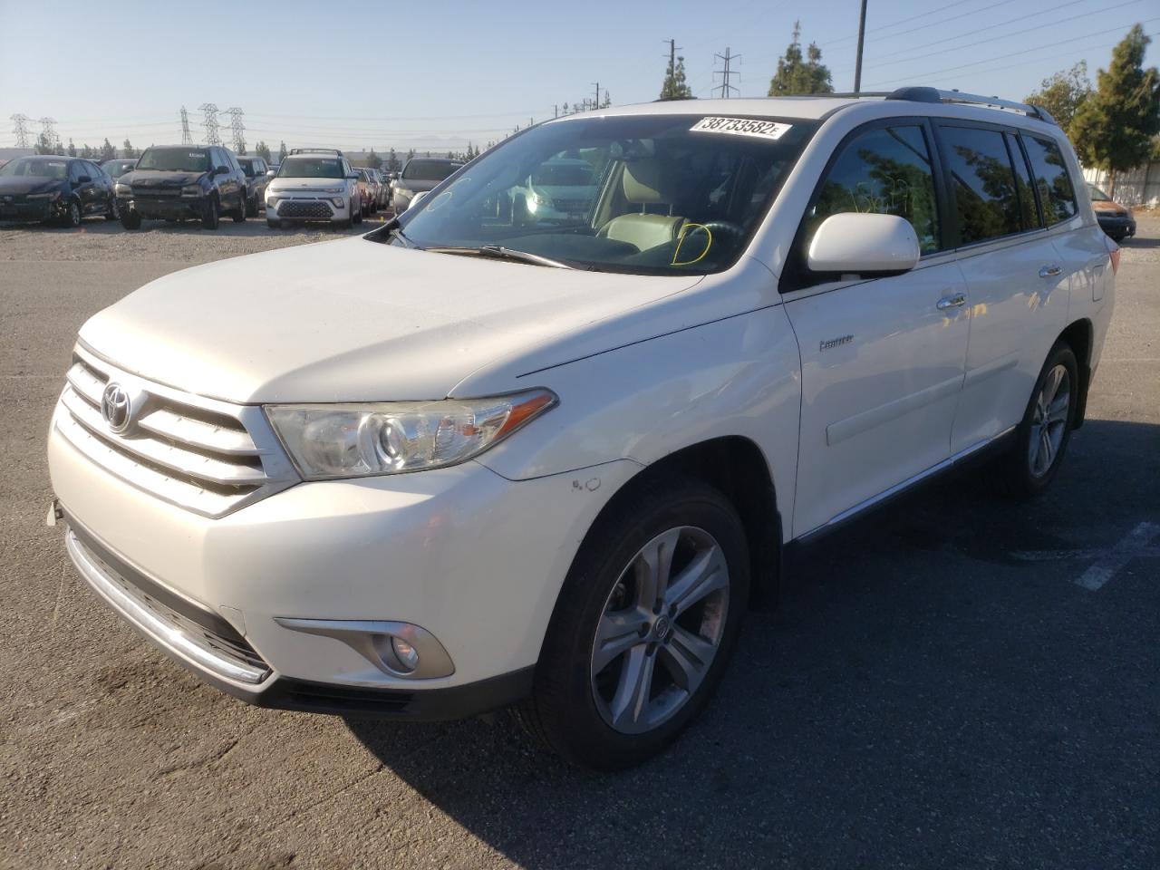 Photo 2 from auction – 2013 TOYOTA HIGHLANDER with VIN 5TDYK3EH0DS098284