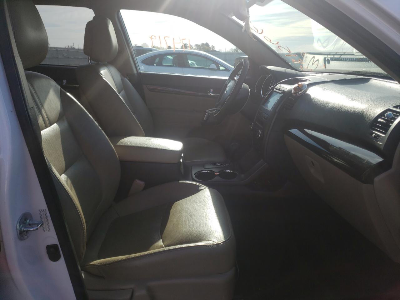 Photo 5 from auction – 2011 KIA UK with VIN 5XYKU4A15BG086656