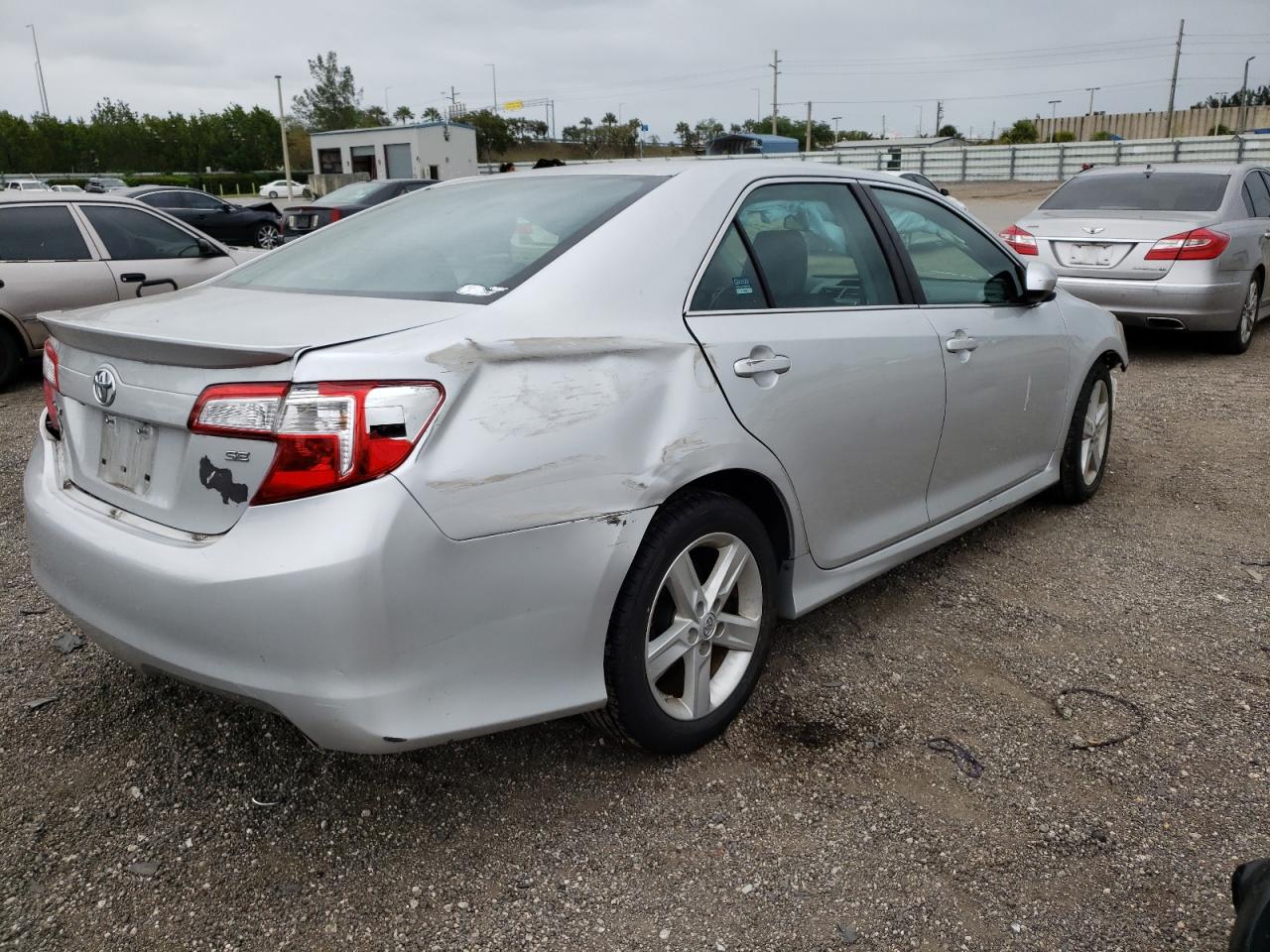 Photo 4 from auction – 2014 TOYOTA CAMRY L with VIN 4T1BF1FKXEU794152